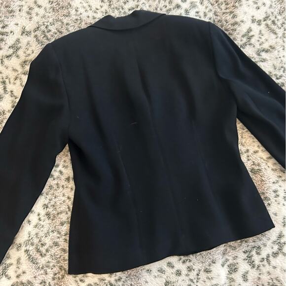 Zelda Fitted Black Jacket, Curved Lapel, Retro 40s/50s Vibe - Picture 4 of 10